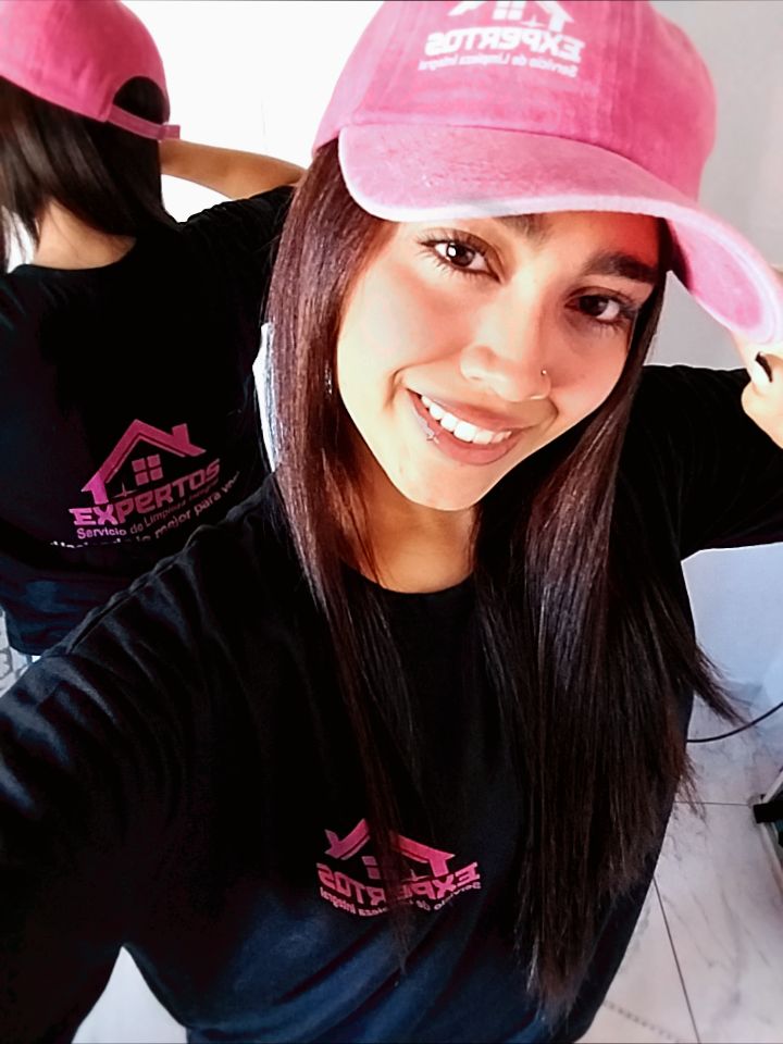 Profesional de limpieza de Expertos Limpieza